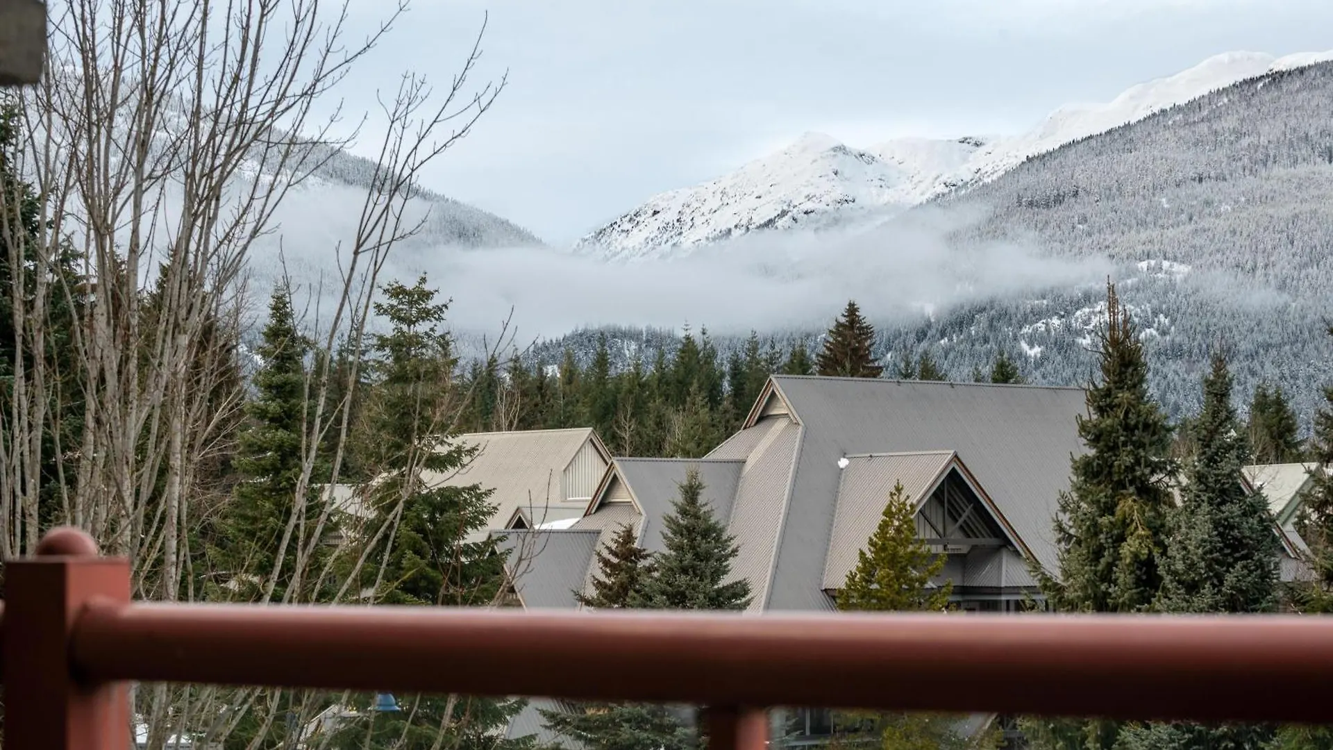 Apartment Alpenglow Lodge Queen Boho Studio By Mva Whistler